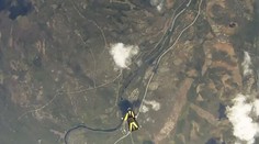 Neuveriteľné video: Parašutistu pri zoskoku takmer zabil meteorit