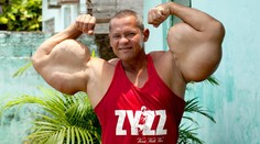 Extrémny svalovec to prehnal. Nedá sa na to ani pozerať