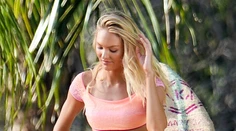 Jeden z anjelov Victoria's Secret ukázal zadoček. Budete slintať