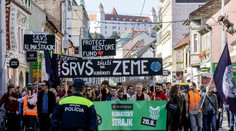 Proti klimatickej kríze štrajkuje celý svet. Pridali sa aj študenti zo Slovenska