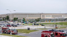 Pri incidente neďaleko Pentagónu zahynul policajt, útočníka zastrelili