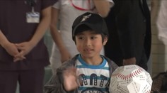 Japonská dráma sa skončila, chlapec odchádzal z nemocnice ako celebrita