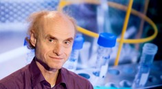 Český vedec Flegr, ktorý šíril katastrofické scenáre, otočil. Teraz hovorí o konci covidu