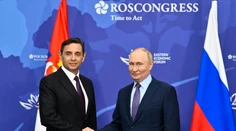 Podpredseda srbskej vlády sa stretol s Putinom. Sľúbil mu, že nikdy nevstúpia do NATO