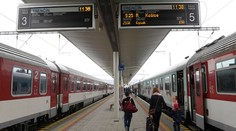 Tragická dopravná nehoda v Pezinku si vyžiadala život muža, meškajú viaceré vlaky