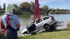 VIDEO: Chcel za sebou zahladiť stopy. Muž, ktorý pri Kútoch zrazil a usmrtil mladíka, auto utopil v jazere
