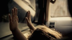 Ako predísť zabudnutiu dieťaťa v rozhorúčenom aute? Vedci vyvinuli dostupnú pomôcku