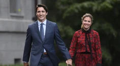 Spoznali sa ešte ako deti. Kanadský premiér Justin Trudeau sa po 18 rokoch rozvádza s manželkou