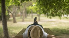 Nemeckí lekári navrhujú zaviesť počas horúčav siesty