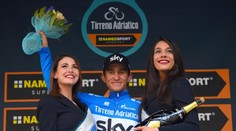 Kwiatkowski sa stal celkovým víťazom Tirreno Adriatico, záverečnú časovku ovládol Dennis