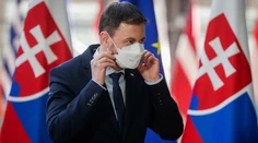 Premiér Heger dostane v sobotu prvú dávku vakcíny proti koronavírusu