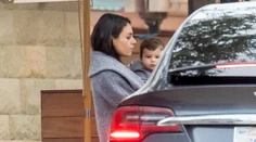 Mila Kunis a Ashton Kutcher konečne ukázali synčeka. To je ale vlasáč