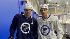 Slovenský talent zažiaril hneď na úvod kempu St. Louis Blues. Sólo zakončil chladnokrvným gólom