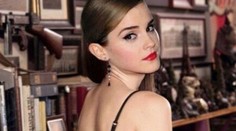 Vylepšená a polonahá Emma Watson. Photoshop to zachránil!