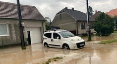 FOTO: Na Záhorí voda zaplavila cesty, odklonili dopravu v okrese Senica