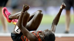 MS v atletike: Triumf podčiarkla osobákom. Zlato z osemstovky putuje do Kene