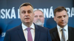 Hodnotenie politológov: Koalícia Smeru, Hlasu a SNS nie je istá. Národniari môžu byť nevyspytateľní