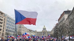 Tisíce ľudí zaplnili Václavské námestie v Prahe. Žiadali demisiu českej vlády