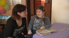 Zúfalá mama nevyliečiteľne chorej dcéry. Nechcú jej predĺžiť rodičovský príspevok