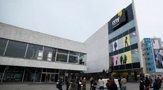 Predajú Tesco na Kamennom námestí? Developer už mal predložiť ponuku