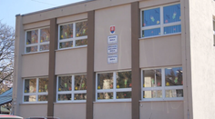 O pomoc prosia ľudí. Škola v Púchove, ktorá sa stará o postihnuté deti, nemá rovnaký nárok na dotácie