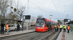 Prvá jazda: Po viac ako 50 rokoch sa vrátila električka do Petržalky