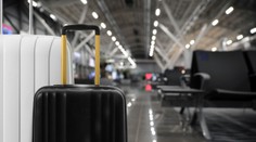 V teplákoch a v jedných nohavičkách. Dovolenkárom, ktorí leteli z Prahy, stále nedoručili batožinu