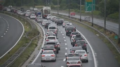 Kolóny na cestách do Chorvátska pretrvávali aj v nedeľu, v pondelok to bude ešte horšie