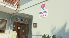 Mestá stále bojujú s nedostatkom miest v školách. Nie všetci budúci prváci nastúpia tam, kam sa hlásili