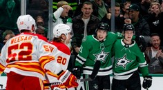 Frajer na záver: Útočník Dallasu prekvapil brankára krásnym zakončením. Stačilo mu na to minimum priestoru