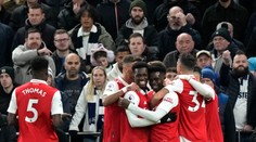 Ešte nie je koniec. Arsenal si vychutnal derby s Chelsea a opäť sa vyšvihol pred City