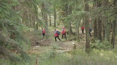 Zverejnili príčinu smrti matky a syna, ktorých telá našli v Krkonošiach. Chlapec bol uškrtený, žena obesená