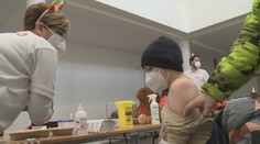 V Modrom Kameni očkoval deti mobilný tím, rodičia nemuseli cestovať do vakcinačného centra