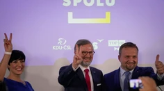 Česi si zvolili zmenu: Víťazom je koalícia SPOLU, vládu chce postaviť s Pirátmi a Starostami