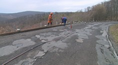 Motoristi mu nepovedali inak ako tankodrom. Jeden z najhorších úsekov našich ciest sa konečne dočká opravy