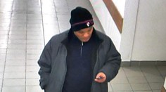 V obchodnom centre obťažoval na toaletách mladú ženu. Polícia hľadá ďalšie obete