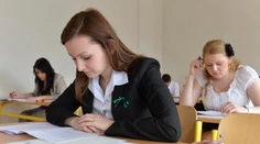 Zverejnili výsledky maturít. Môžete zistiť, ako dopadla vaša škola