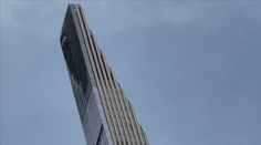 Predstavte si, že žijete v byte, ktorý sa hýbe. V New Yorku je to realitou