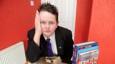 Britský študent žiadal viac domácich úloh. Vylúčili ho zo školy