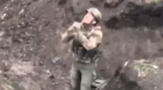 VIDEO: Ruský vojak prosil ukrajinský dron o zľutovanie. Pred zajatím do neho strieľali vlastní