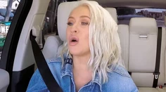 Christina Aguilera všetkým ukázala, že ešte stále vie spievať. Aj keď s kačacou pusou