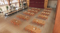 Ďalšia obec v okolí Bratislavy posiela deti učiť sa do domu kultúry. Školy budovať nestíha