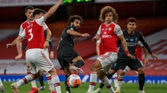 Arsenal v šlágri po urputnom boji zdolal Liverpool, Newcastle doma prehral s Tottenhamom