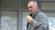 Kauza biznis s deťmi pokračuje. Pracoval ako úradník, údržbár a poberal a dôchodok