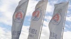 Futbalový ošiaľ v Bratislave. Tehelné pole sa pripravuje na domácu premiéru Slovana v Lige majstrov