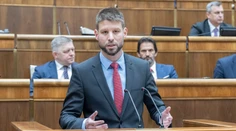 Slovensko môže prísť o miliardy eur z plánu obnovy, tvrdí Progresívne Slovensko. Šimečka vyzval Fica, aby okamžite konal