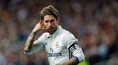 Ramos sa cíti nevinný: Salah si vraj ublížil sám, Kariusov otras mozgu komentoval ironicky