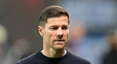 Mali o neho záujem veľkokluby, ale on sa rozhodol inak. Xabi Alonso ukončil špekulácie o svojej budúcnosti