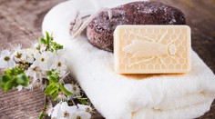 Ak chcete používať prírodnú kozmetiku, prečítajte si jej zloženie