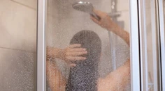 Nesprchujte sa každý deň. Dermatologička radí, ako hygienou svojej pokožke neškodiť